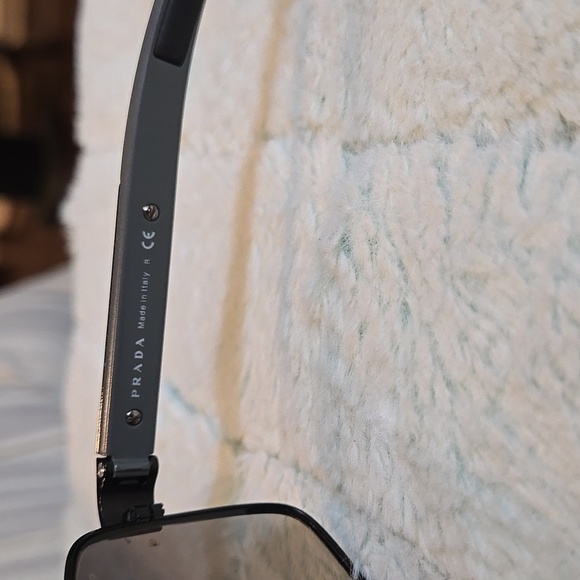 Authentic Prada sunglasses - Picture 5 of 10